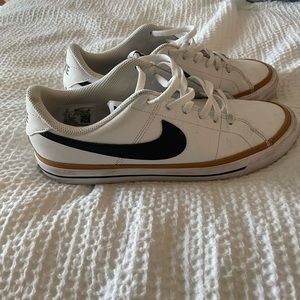Nike court Legacy